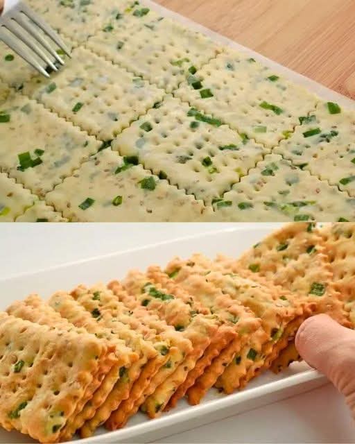 Green Onion Crackers