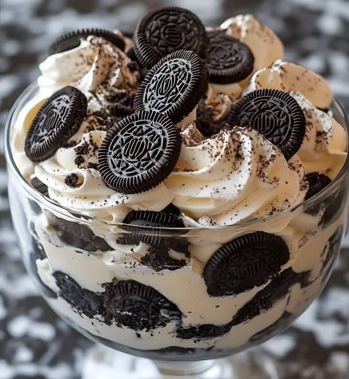 No-Bake Chocolate Cheesecake Ice Cream