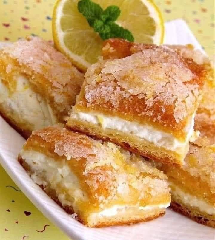 Luscious Lemon Cream Bars Recipe: A Tangy and Sweet Delight