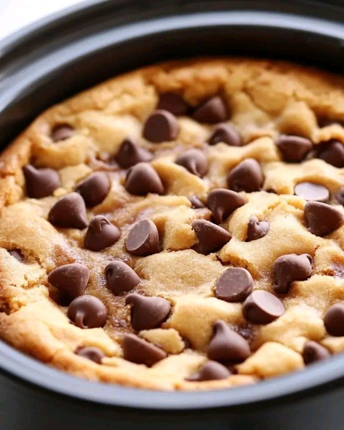 Slow Cooker Chocolate Chip Cookie Pie