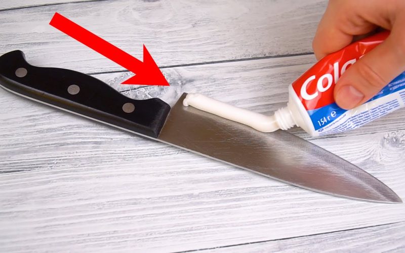 Unexpected result when applying toothpaste to a knife