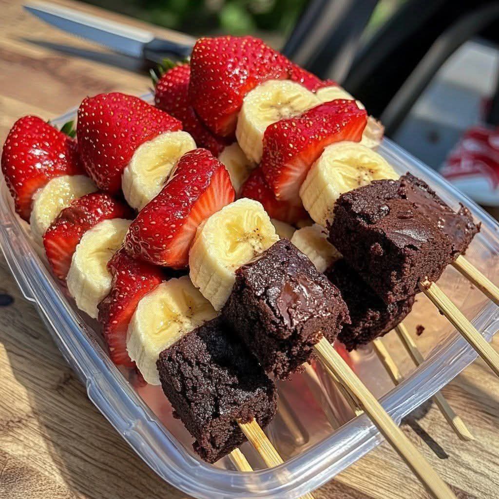 Strawberry Banana Brownie Skewers