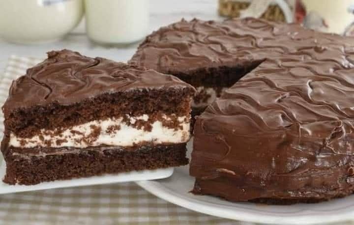 Chocolate fondant with milk cream