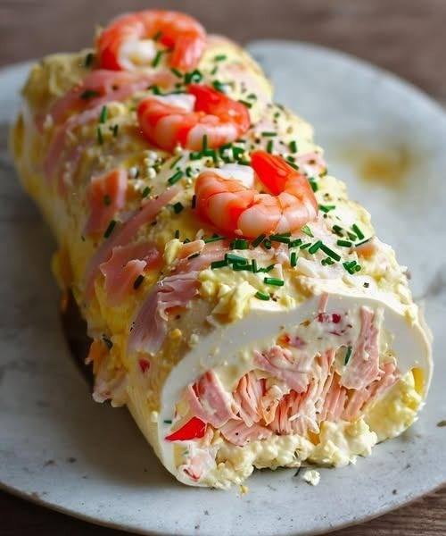 Savory roll with seafood flavors: crab, smoked salmon, and shrimp