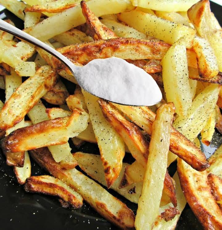Crispy, tasty and very light oven chips: here’s the trick