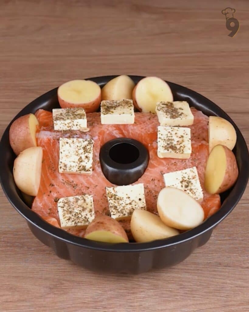 Salmon and Potatoes in a Ring Baking Pan