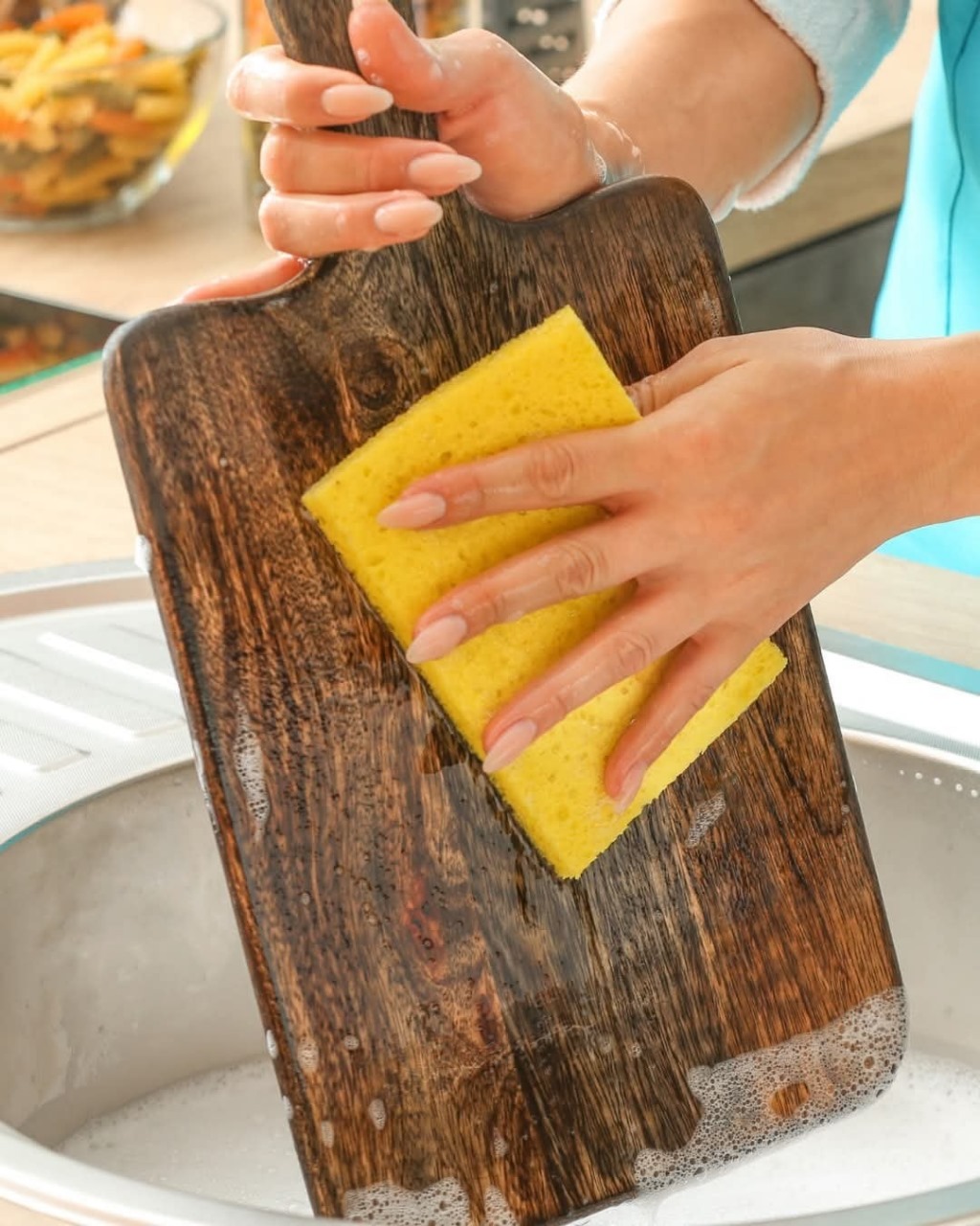 How to Clean Cutting Boards According to the Type of Material