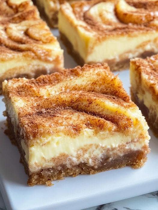 Blender Cinnamon Roll Cheesecake Bars