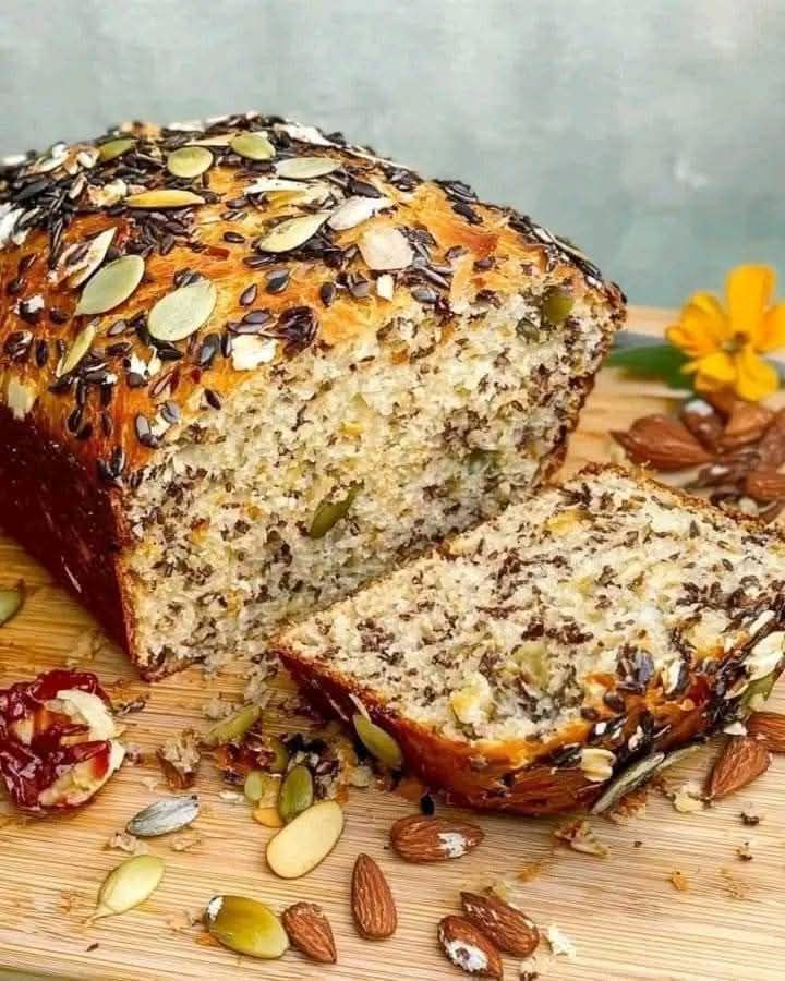 Protein Bread with Seeds and Oatmeal