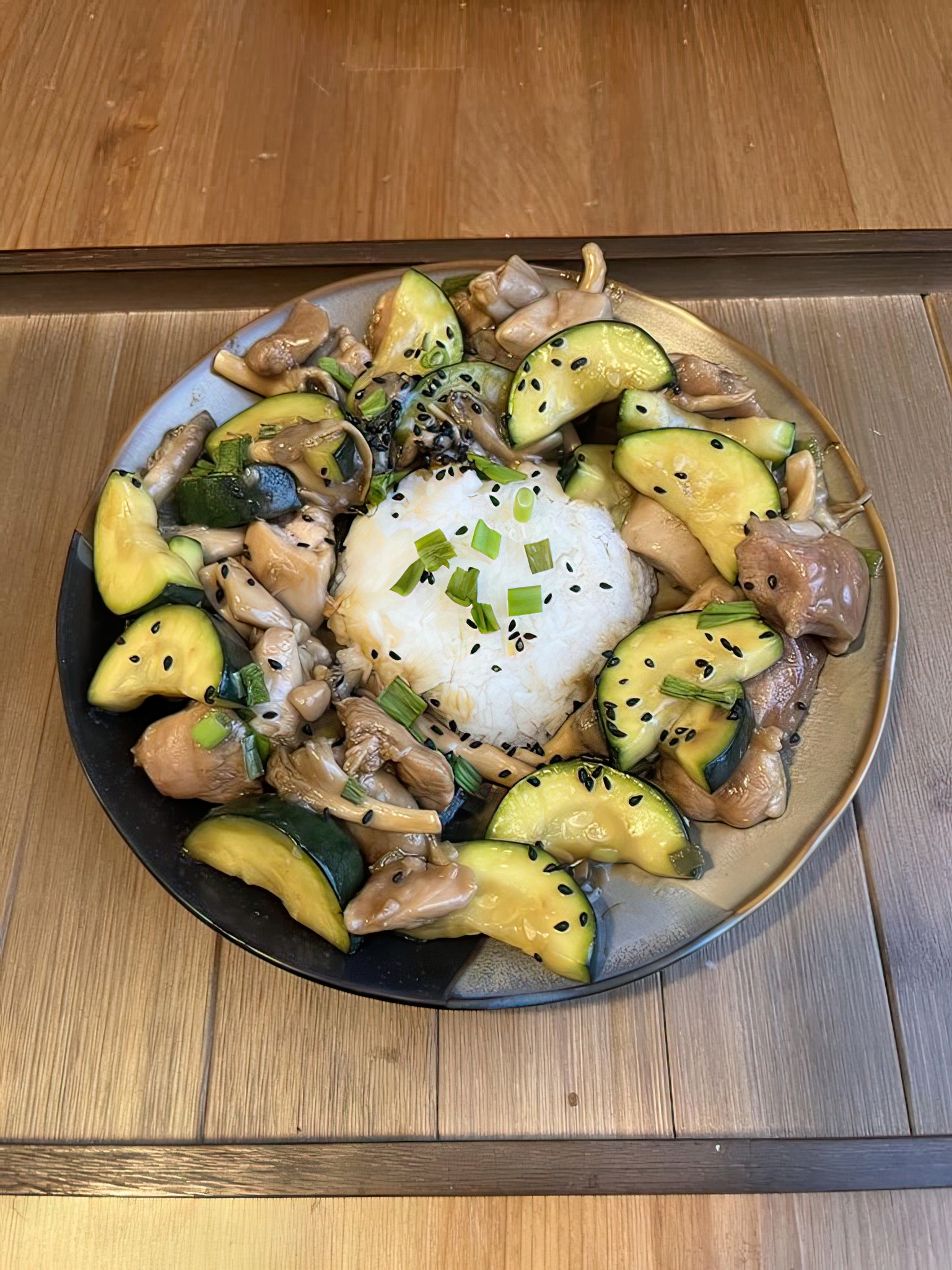 Stir-Fried Zucchini and Mushrooms with Rice