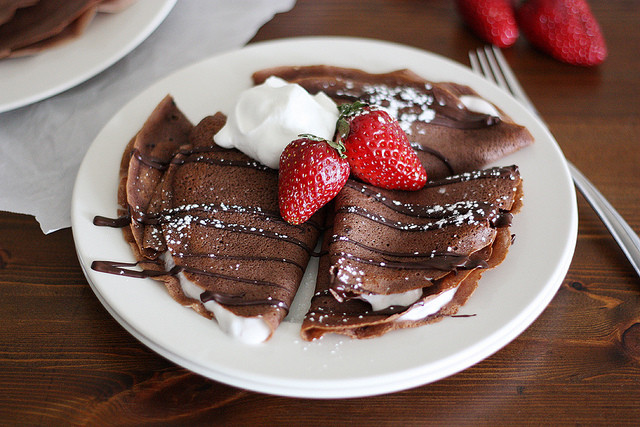 CHOCOLATE PANCAKES WITH STRAWBERRIES