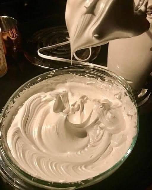 Old fashioned 7 Minute Frosting that tastes like marshmallow cream. A light and fluffy frosting for just about any cake!