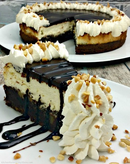 OMG!! Hot Fudge Sundae Brownie Cheesecake!!