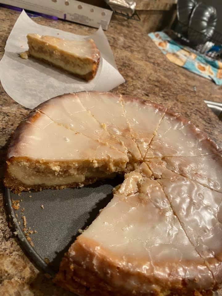 Honey Bun Cheesecake