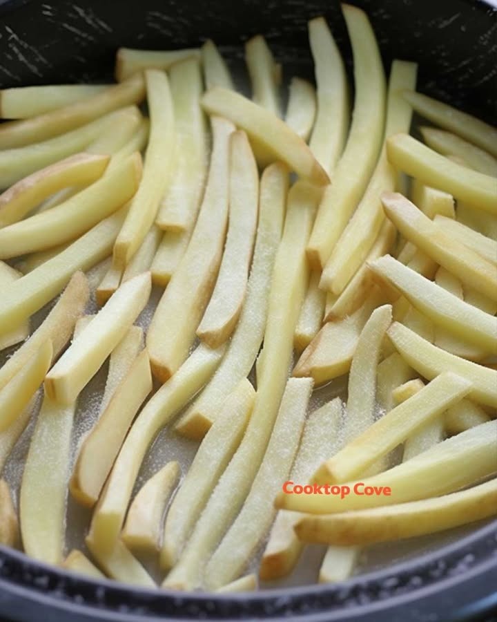 Mom Dumps Bag of Frozen Fries in Slow Cooker, Makes Tasty Meal in No Time