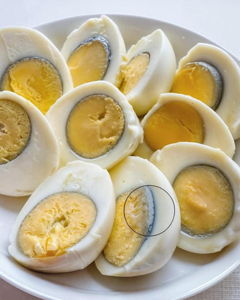 What does the green circle around the eggs mean?